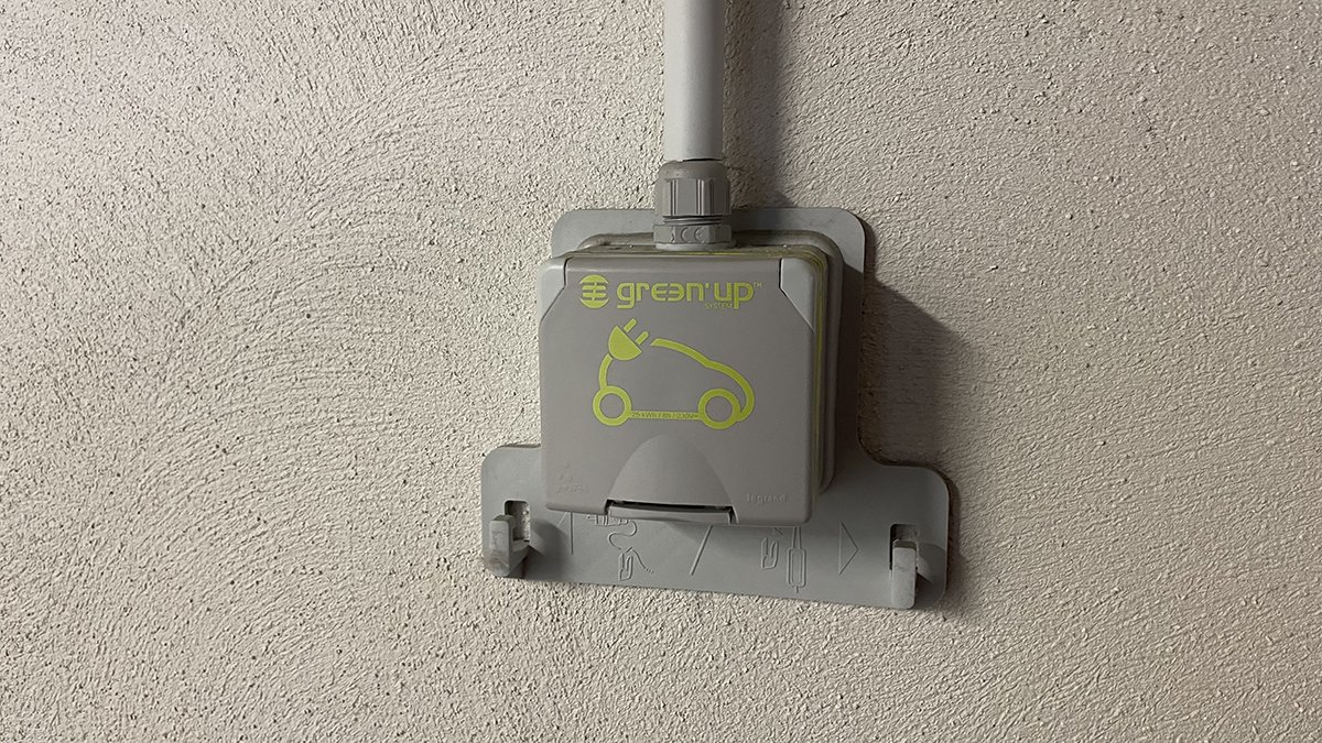 caracteristiques-prise-green-up-legrand